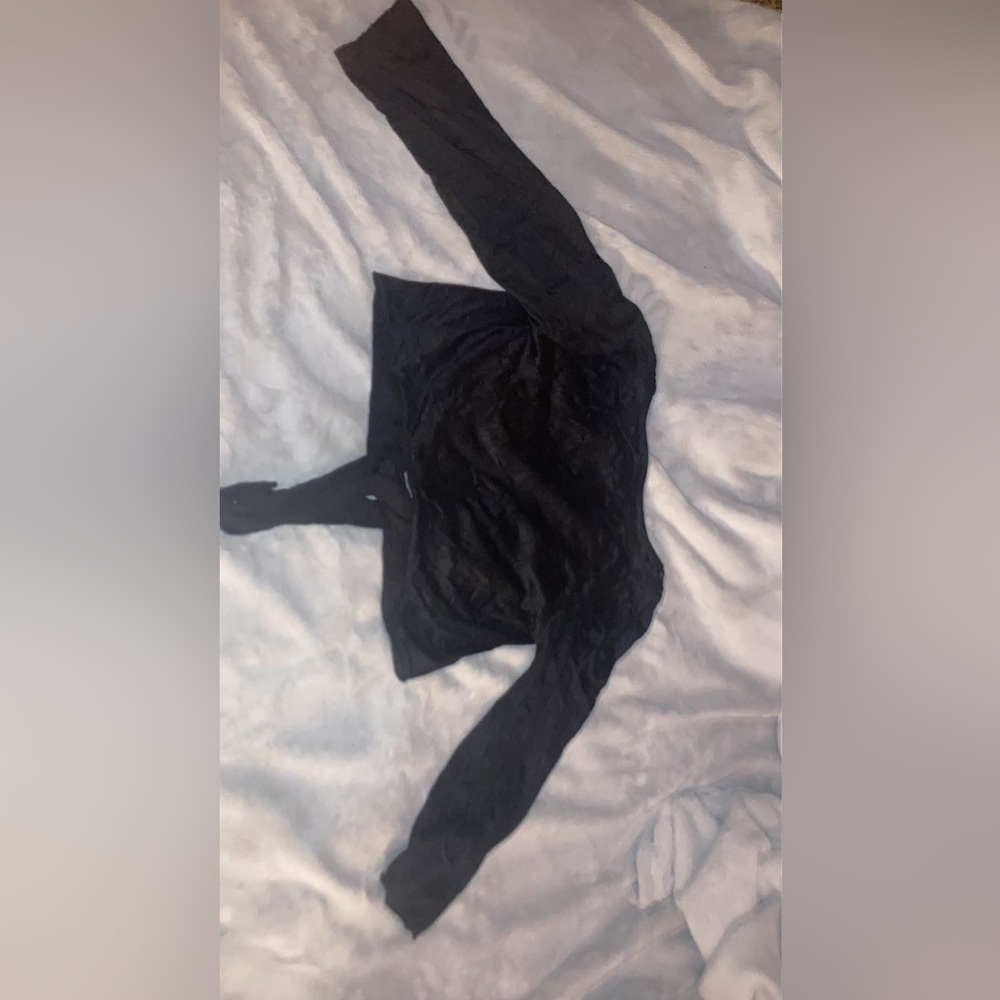 black 3/4 sleeve overshirt, size medium, no rips or stains